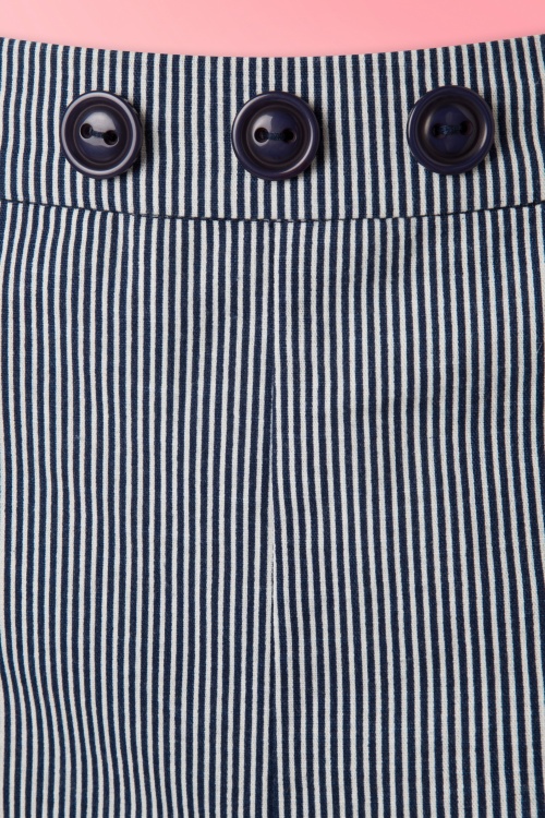 Collectif Clothing - Talis Striped Shorts Années 50 en Blue Marine et Ivoire 3