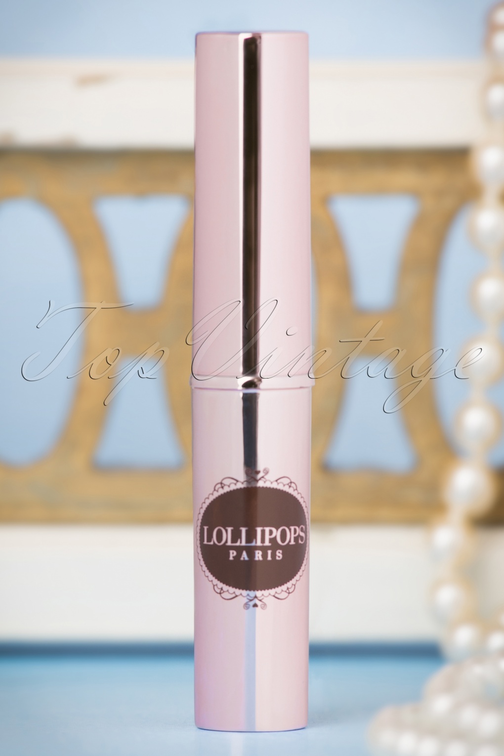 Kiss My Lips Glossy Lipstick in French Kiss Bordeaux