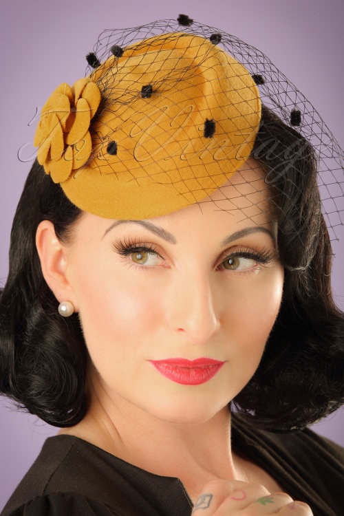 Banned Retro - Marilyn Fascinator in Mosterd