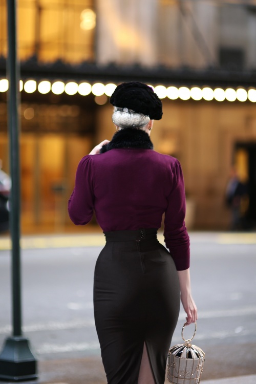Bettie Page Clothing - High Time Pencil Skirt Années 50 en Noir 4