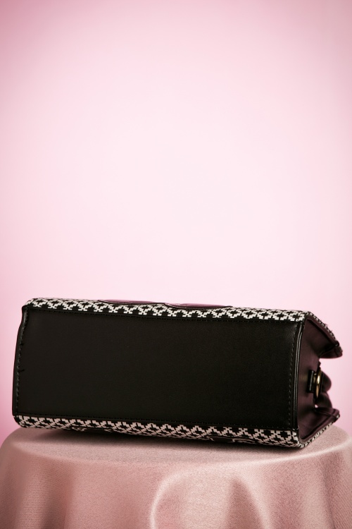 Banned Retro - 50s Godiva Handbag in Black and White 4
