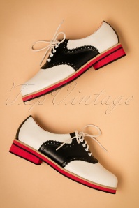 Banned Retro - 60s Old Soul Dancer Shoes in White and Black