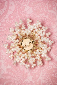 Collectif Clothing - 40s Pearl Cluster Brooch in Gold 3