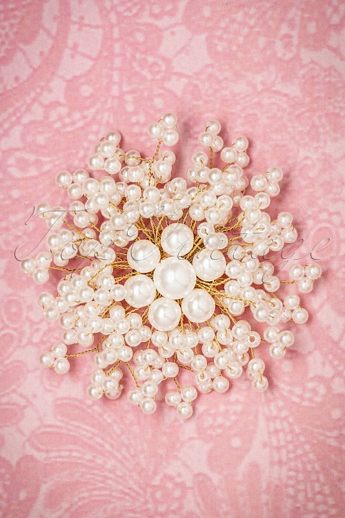 Collectif Clothing - 40s Pearl Cluster Brooch in Gold