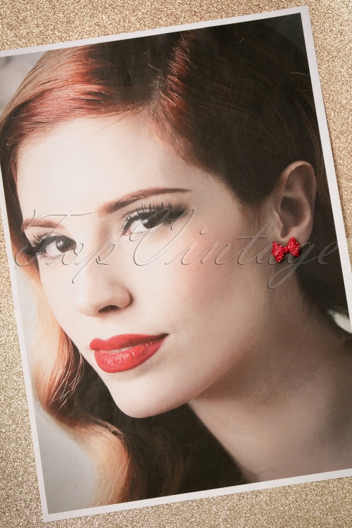 Collectif Clothing - Dorothy Diamante Bow Stud Earrings Années 50 en Rouge 2