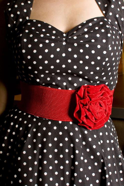 Collectif Clothing - Velvet Rose Elastic Waist Belt in Black