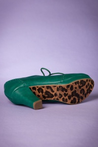 Bettie Page Shoes - 50s Saison Brogue Booties in Green 5