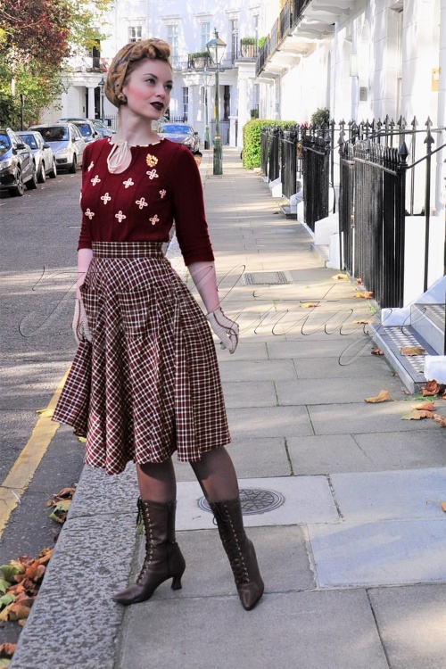 Vixen - 50s Chloe Floral Sweater in Burgundy 3