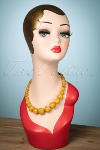 Splendette - TopVintage Exclusive ~ Luna Carved Pearl Necklace Années 20 en Jaune 2