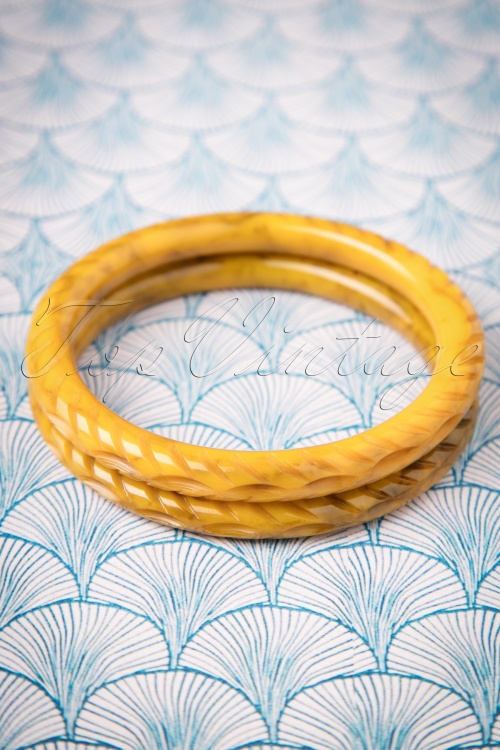 Splendette - TopVintage Exclusive ~ 20s Narrow Carved Bangles Set in Banoffee 2