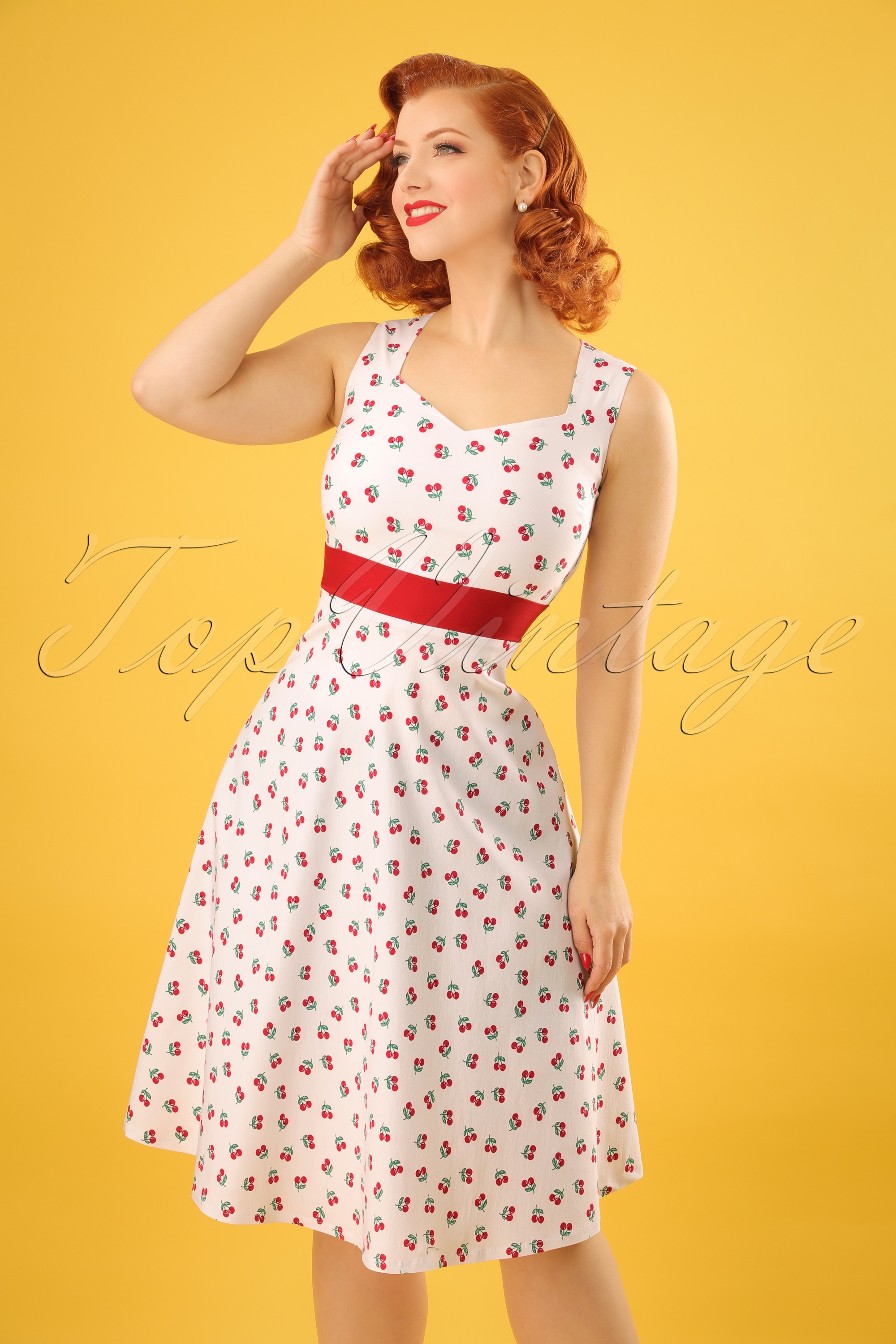 Vintage Chic for Topvintage - Kersen swingjurk in wit