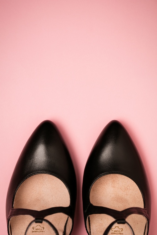 50s Pointy Leather T Strap Pumps In Black