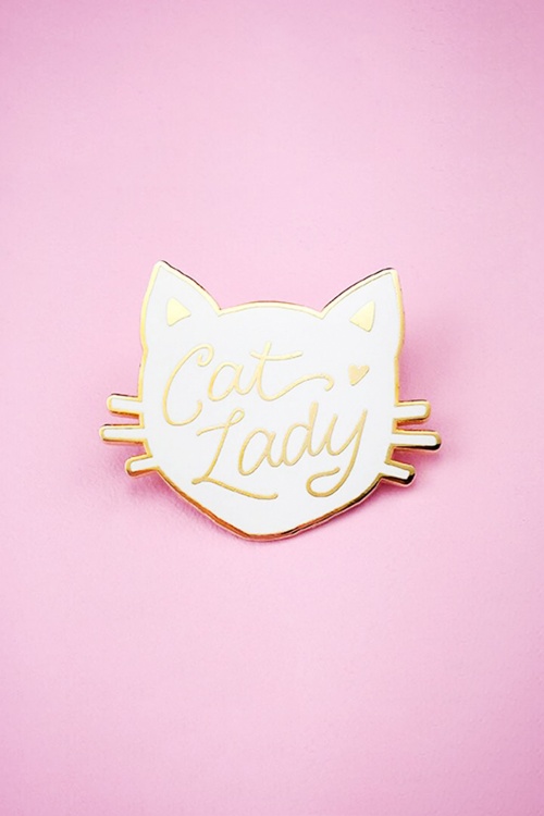 Little Arrow - Cat Lady vergulde emaille pin in wit 2