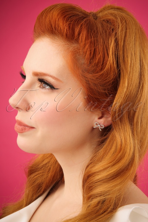 Darling Divine - 50s Pearl Bow Earstuds in Silver 2