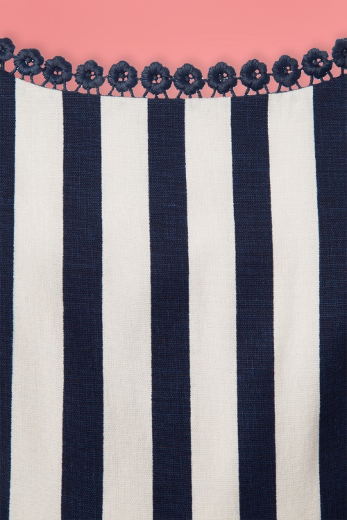 Collectif Clothing - Lucille Striped Swing Dress Années 50 en Bleu Marine et Blanc 5