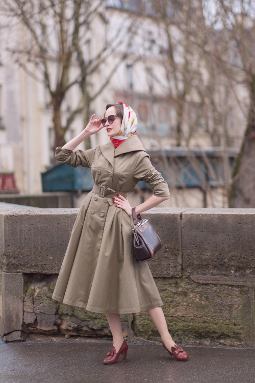 Miss Candyfloss - Antonella Swing-trenchcoat in zand