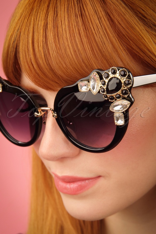 Peach Accessories - 50s Too Glam To Give A Damn Sunglasses in Black 2