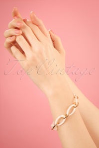 Day&Eve by Go Dutch Label - Lily Loop-armband in wit en goud 3