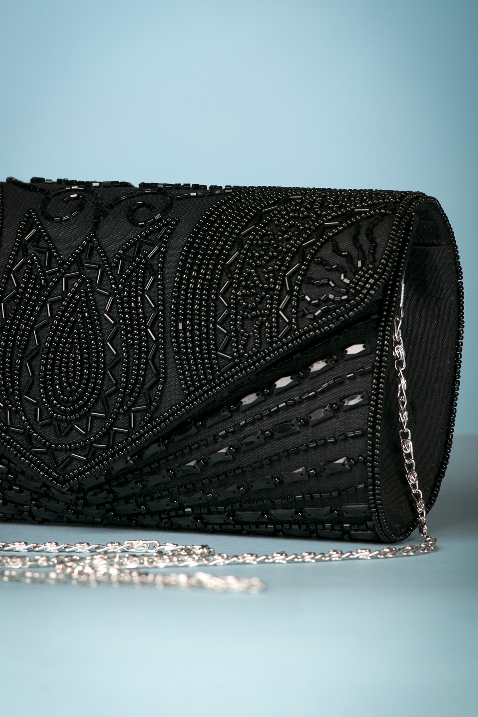 GatsbyLady - Beatrice clutch met kralen in zwart 3