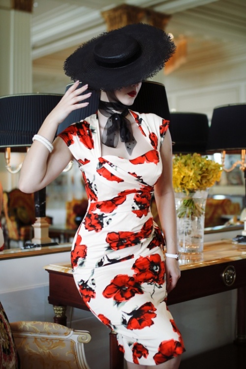 Stop Staring! - 50s Uma Flower Pencil Dress in Cream 3