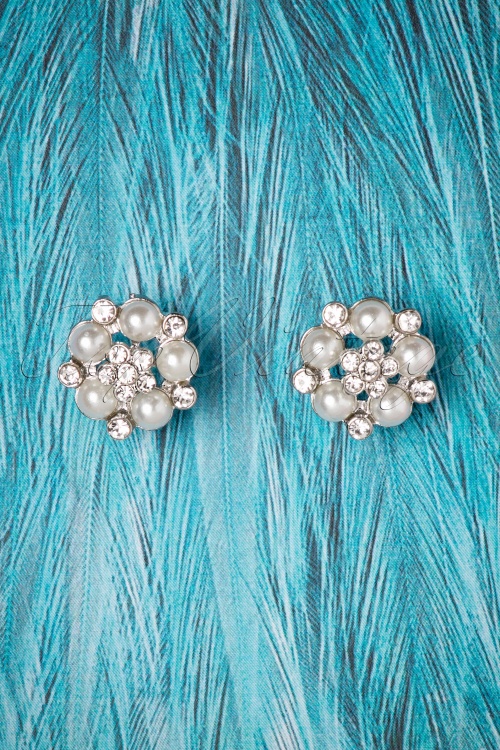 Lovely - Audrey Pearl Stud Earrings Années 50 en Crème