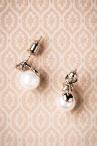  - 50s Graziana Pearl Earrings in White 3