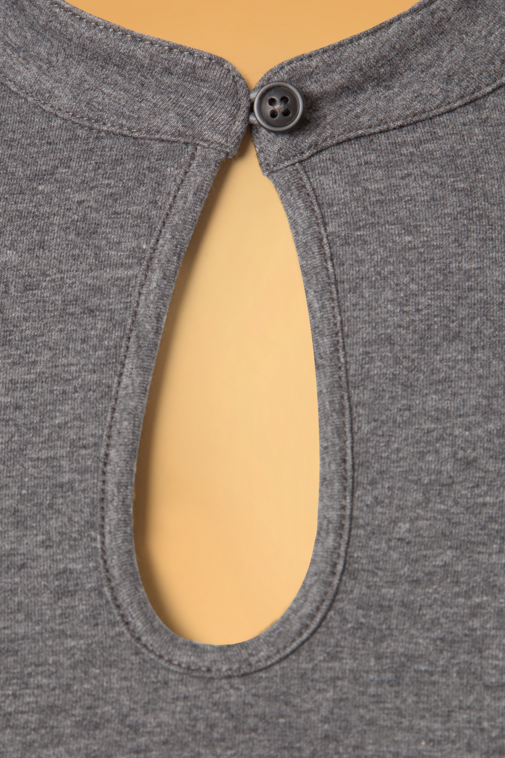 Banned Retro - Emily Peek a Boo Top in grijs 3