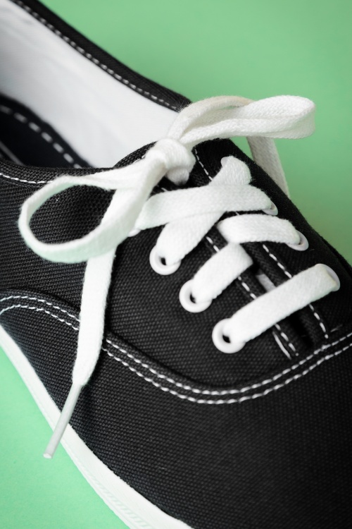 Keds - 50s Champion Core Text Sneakers in Black 4