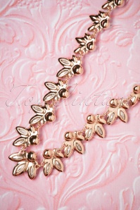 Lovely - 50s Leaf and Pearl Necklace in Gold 4