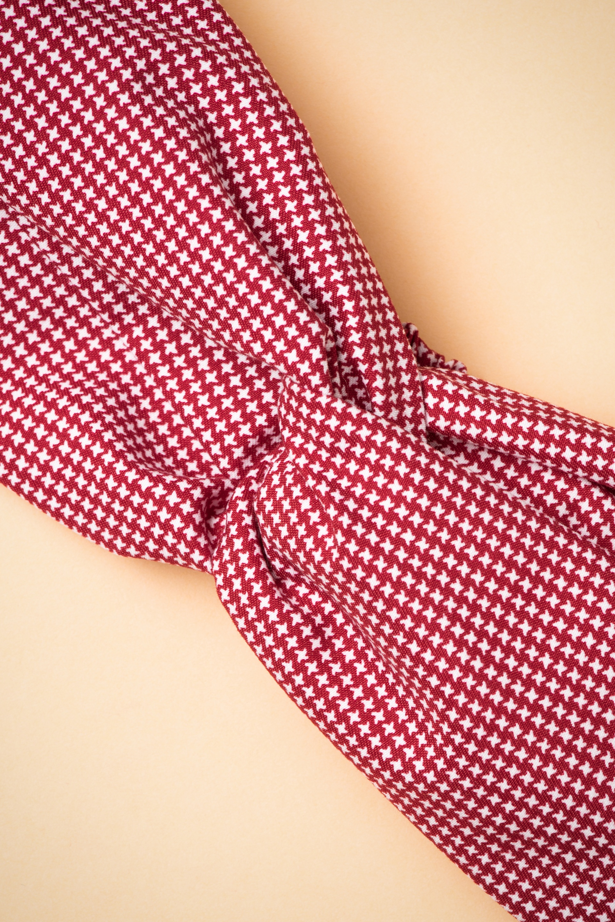 Unique Vintage - Gingham haarsjaal in rood 2