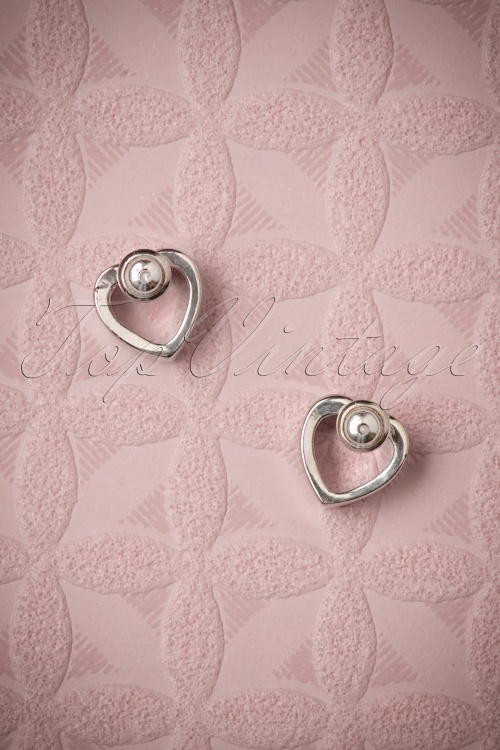 Darling Divine - 50s Sparkly Heart Stud Earrings in Silver 3