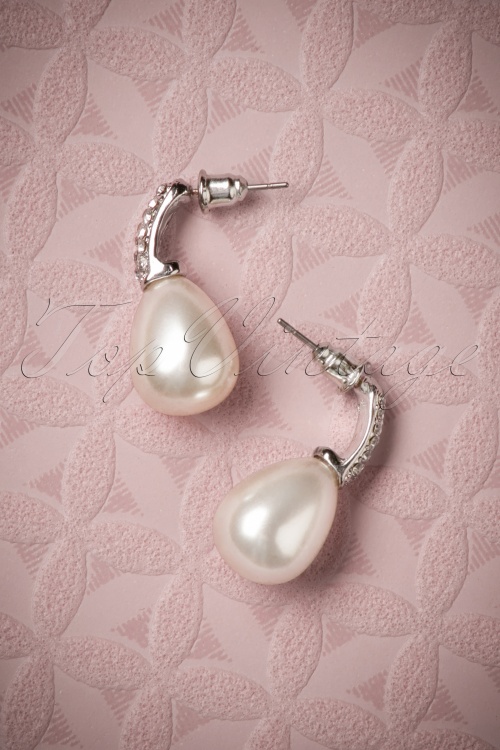 Darling Divine - 50s Sparkly Pearl Earrings in Cream 3