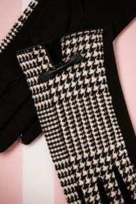Darling Divine - 50s Houndstooth Gloves in Black and White 2