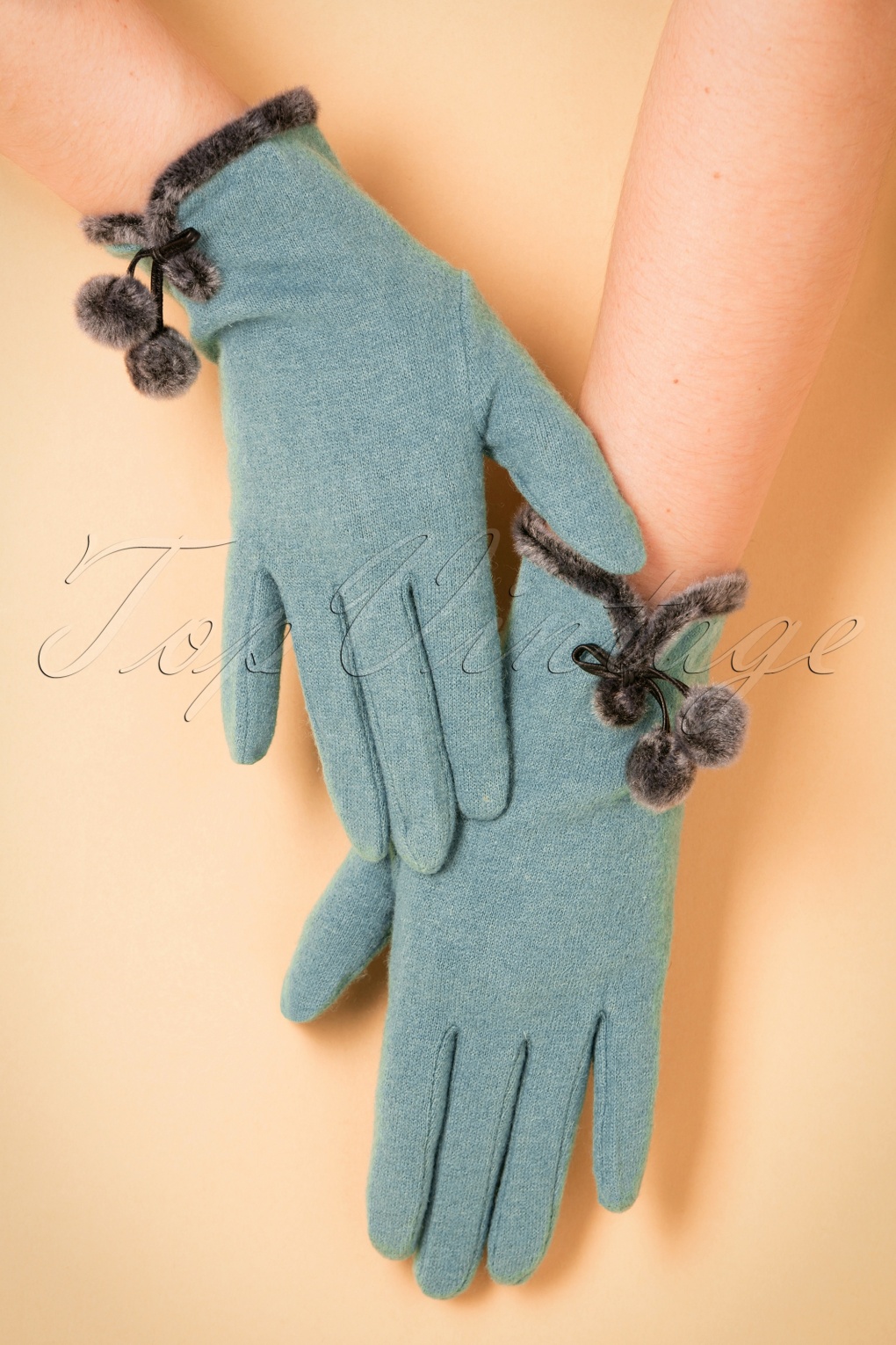 powder wool gloves