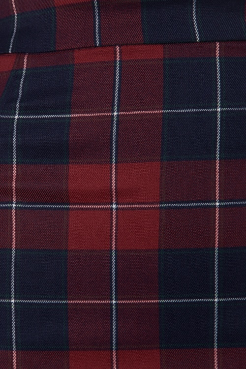 Collectif Clothing - Polly Ginsburg Check Pencil Skirt Années 50 en Rouge et Bleu Marine 4