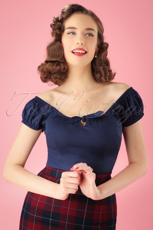 Collectif Clothing Lorena Plain Top 110 31 25635 20180629 01W