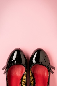 Banned Retro - 50s Dragonfly Pumps in Black 2