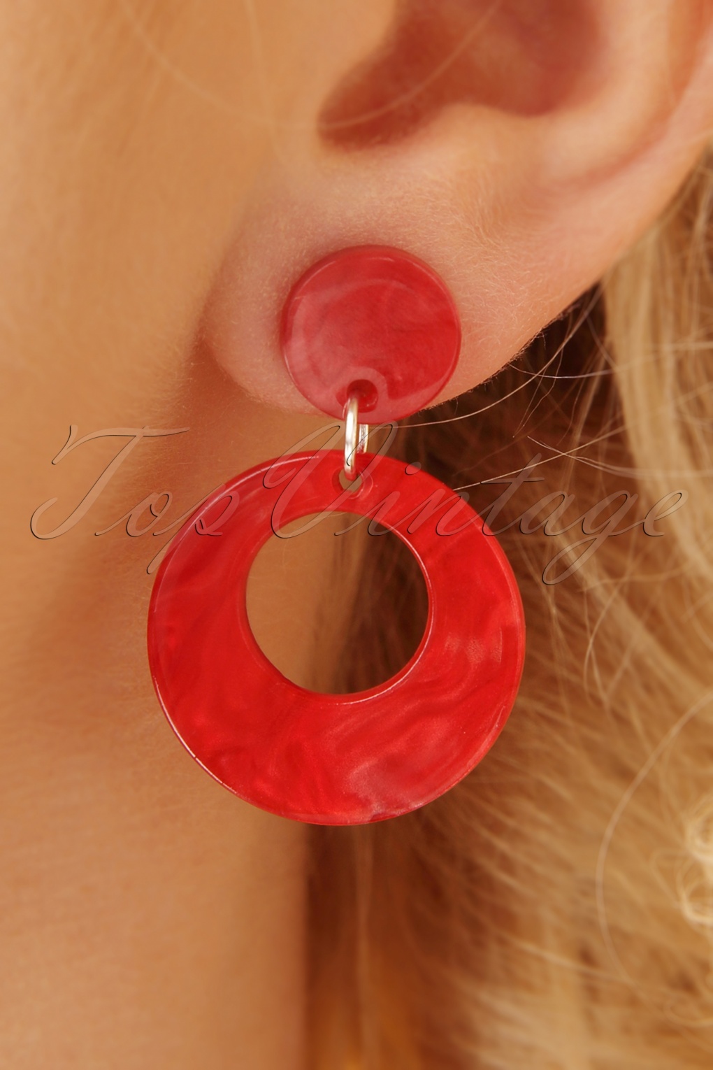 50s Alluring Hoop Earrings In Red
