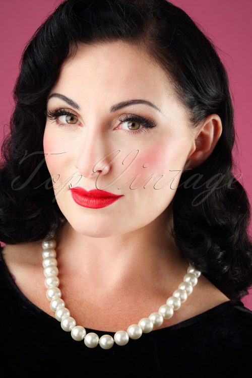 Darling Divine - 50s Betty Big Pearl Necklace in Cream