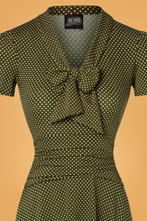 Retrolicious - Debra Pin Dot Swing Dress Années 50 en Vert Olive 3