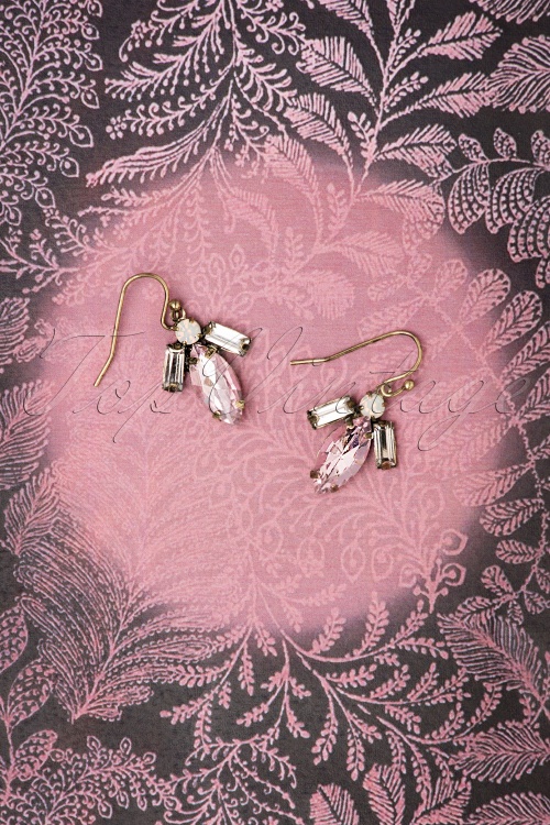 Lovely - 50s Navette Teardrop Earrings in Pink