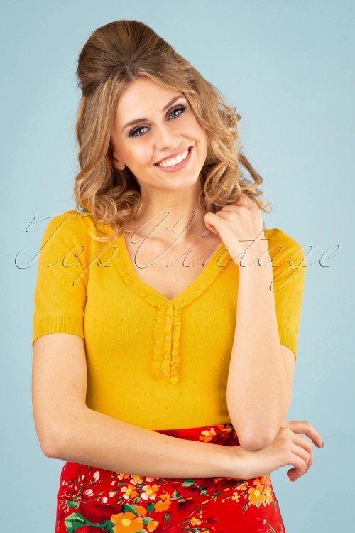 King Louie - Droplet Ruffle V Neck Top Années 60 en Jaune Mimosa