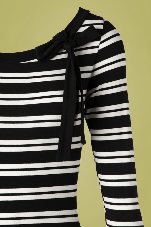 Topvintage Boutique Collection - Janice Stripes Pencil Dress Années 50 en Noir et Blanc 4