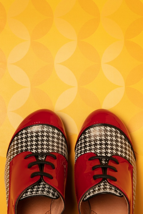 Nemonic - 60s Listas Patent Leather Houndstooth Booties in Red 4