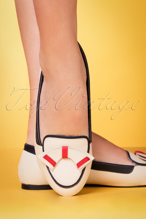Banned Retro - 60s St. Tropez Flats in Off White
