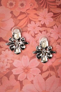 Day&Eve by Go Dutch Label - 50s Vintage Flower Earrings in Olive Green 3