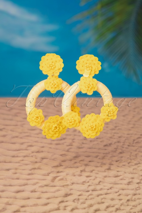 Darling Divine - 60s Happy Day Floral Hoop Earrings in Yellow