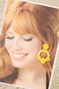 Darling Divine - 60s Happy Day Floral Hoop Earrings in Yellow 3