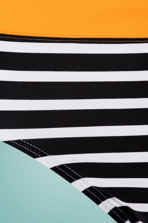Tweka - Shari Stripes Bikini Pants Années 60 en Noir et Blanc 4