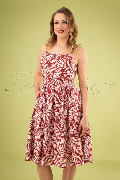 Banned Retro - 50s Palm Days Dress in Burgundy